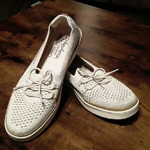 NWOT Skechers 8.5 Women's Air Cooled Memory  foam Stretch Trendy Tan Shoes